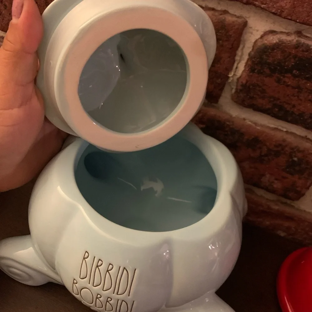 Rae Dunn Bippity Boppity Boo Cinderella Carriage Cookie Jar - Picture 4 of 4